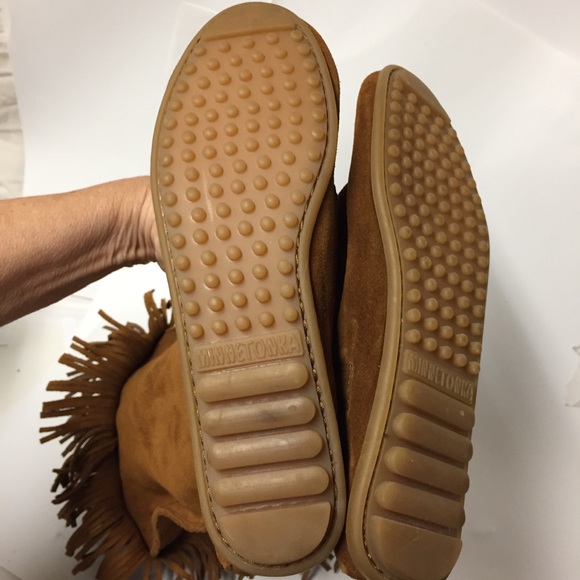 Minnetonka Side Zip Ribbon Trim Fringe Boots SZ 9 - Picture 5 of 8